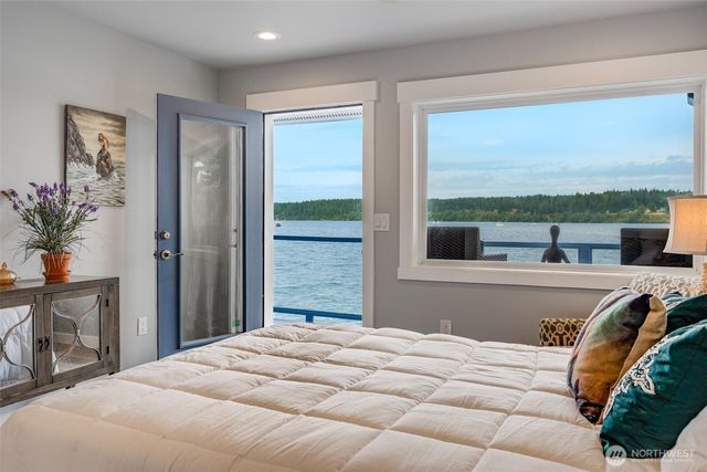 5341 S Bercot Road, Freeland, WA 98249