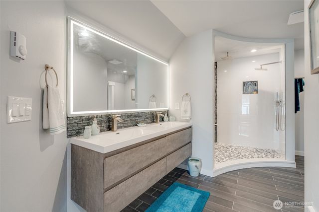 5341 S Bercot Road, Freeland, WA 98249