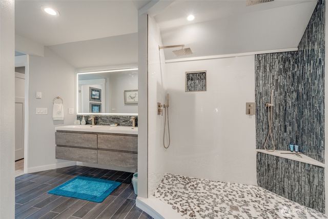 5341 S Bercot Road, Freeland, WA 98249