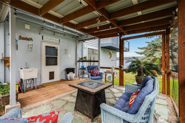 5341 S Bercot Road, Freeland, WA 98249