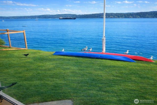 5341 S Bercot Road, Freeland, WA 98249