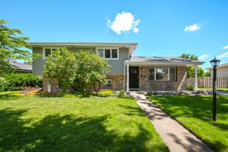 9920 La Reina Real Street, Orland Park, IL 60462