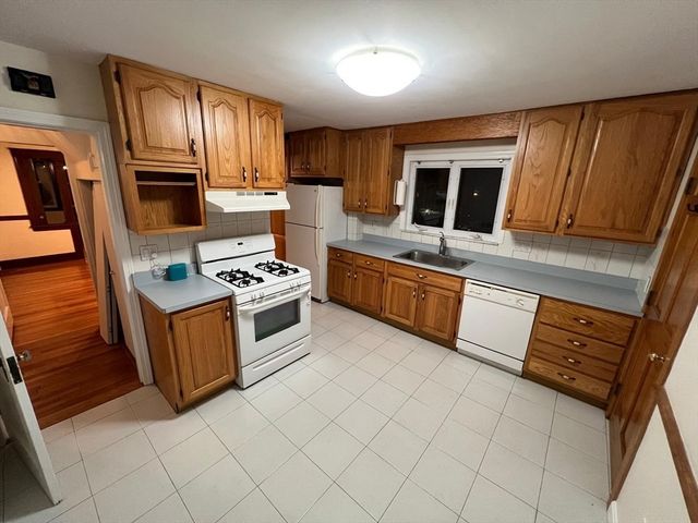 125 Pleasant St 2, Watertown, MA 02472