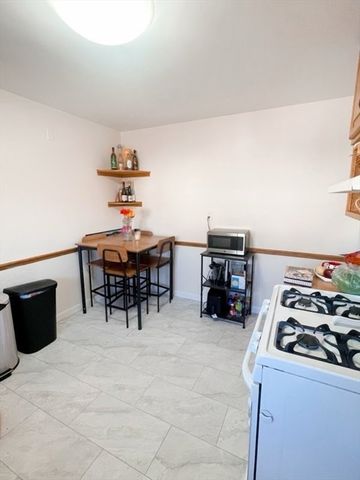 125 Pleasant St 2, Watertown, MA 02472