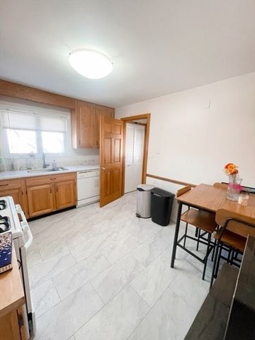 125 Pleasant St 2, Watertown, MA 02472