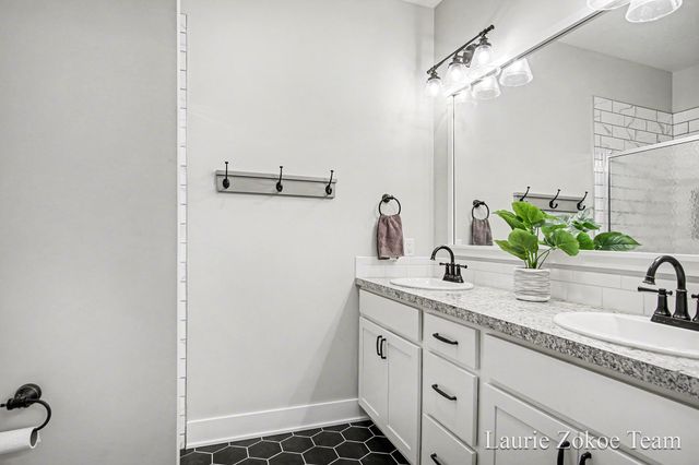 671 Leonard Street Nw, Tallmadge Twp, MI 49534