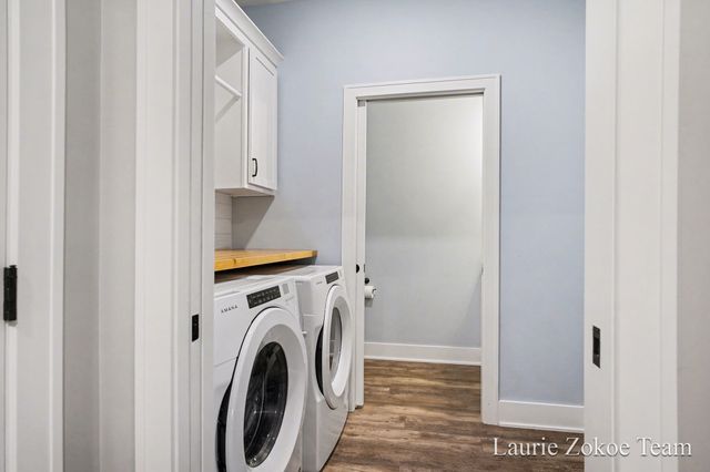 671 Leonard Street Nw, Tallmadge Twp, MI 49534