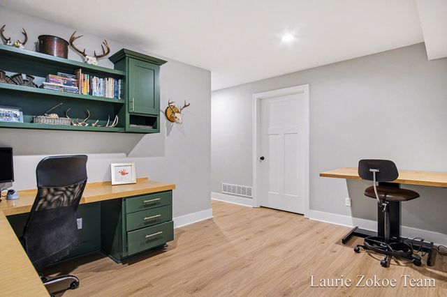 671 Leonard Street Nw, Tallmadge Twp, MI 49534