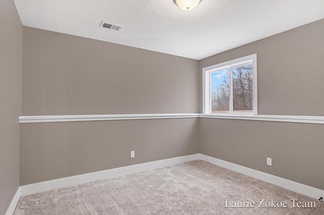 671 Leonard Street Nw, Tallmadge Twp, MI 49534