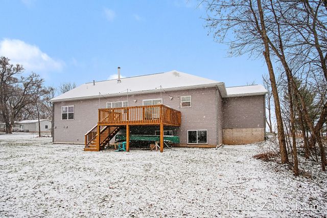 671 Leonard Street Nw, Tallmadge Twp, MI 49534