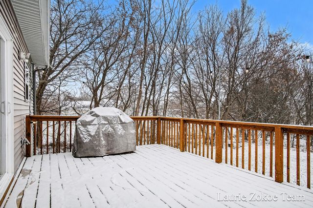 671 Leonard Street Nw, Tallmadge Twp, MI 49534