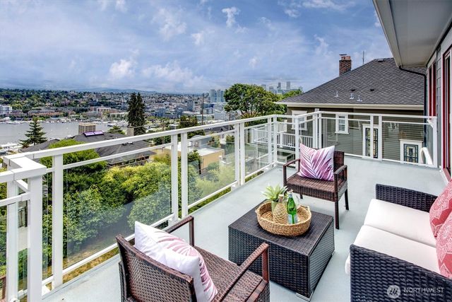 1518 4th Avenue N, Seattle, WA 98109