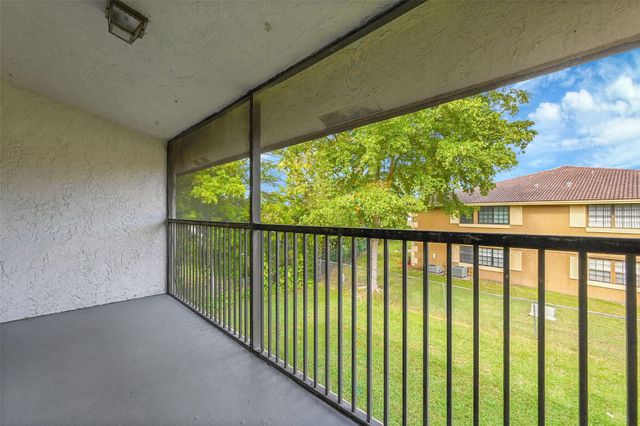 2578 Riverside Dr 421, Coral Springs, FL 33065