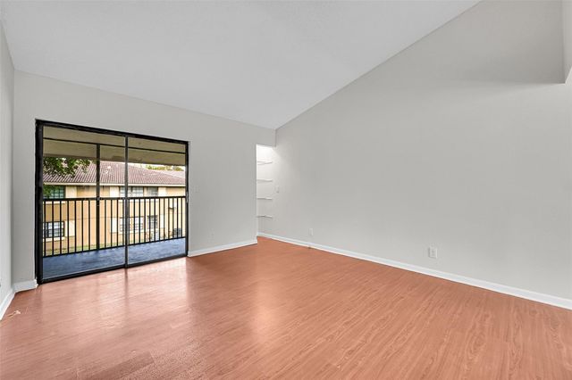 2578 Riverside Dr 421, Coral Springs, FL 33065