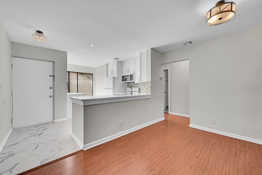 2578 Riverside Dr 421, Coral Springs, FL 33065