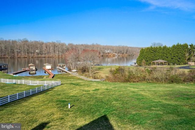 6800 LAKE POINTE DR, Mineral, VA 23117