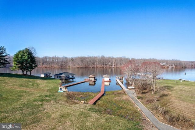 6800 LAKE POINTE DR, Mineral, VA 23117