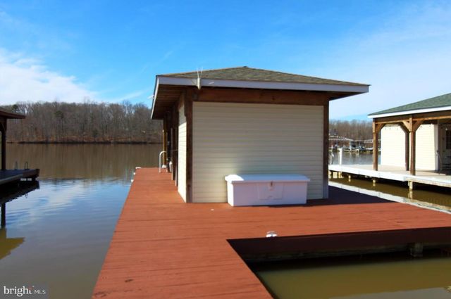 6800 LAKE POINTE DR, Mineral, VA 23117