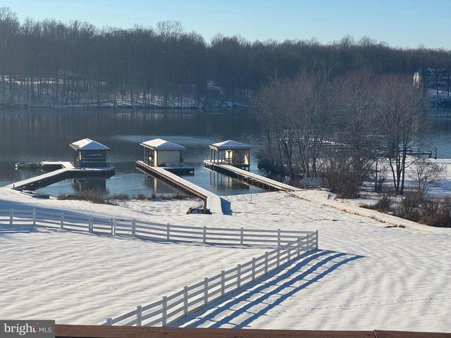 6800 LAKE POINTE DR, Mineral, VA 23117
