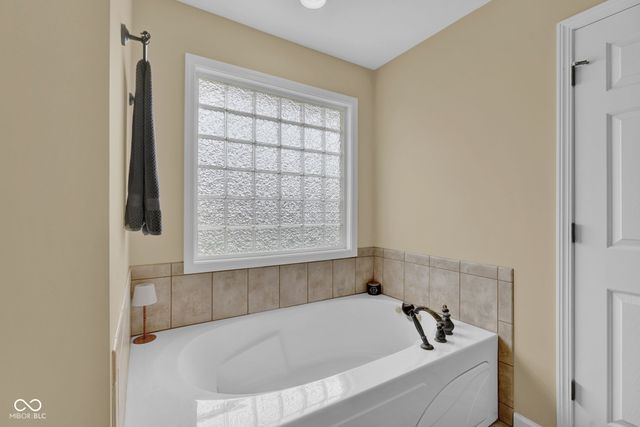 3806 Sycamore Bend Way S, Columbus, IN 47203