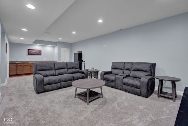 3806 Sycamore Bend Way S, Columbus, IN 47203