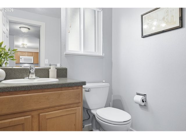 5403 Sw VACUNA St, Portland, OR 97219