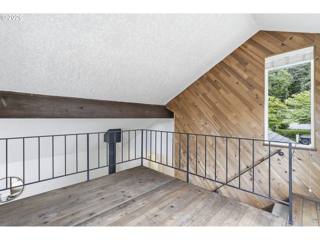 5403 Sw VACUNA St, Portland, OR 97219