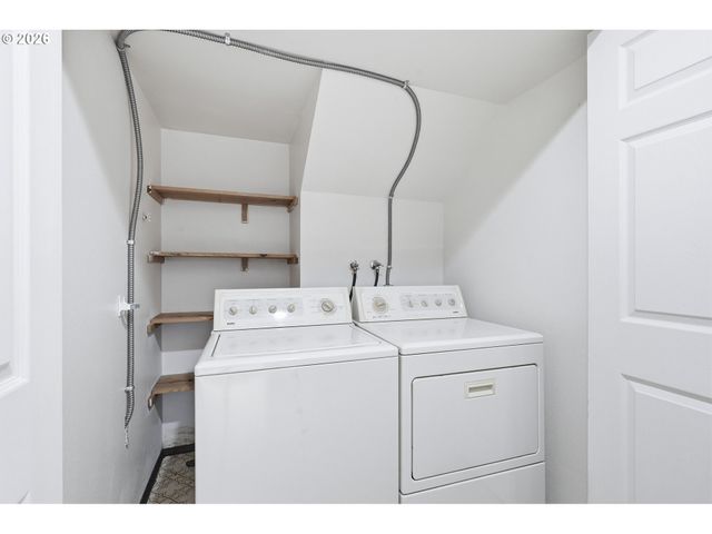 5403 Sw VACUNA St, Portland, OR 97219