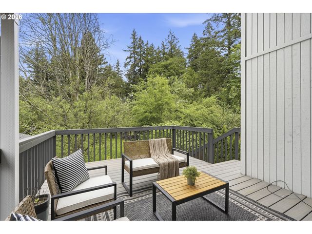 5403 Sw VACUNA St, Portland, OR 97219