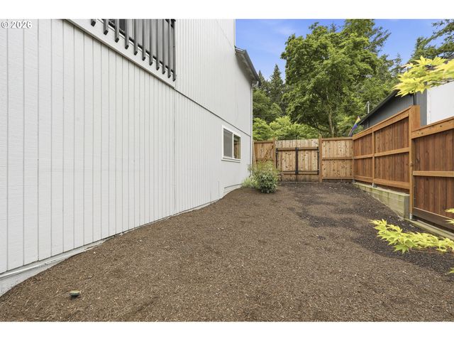 5403 Sw VACUNA St, Portland, OR 97219