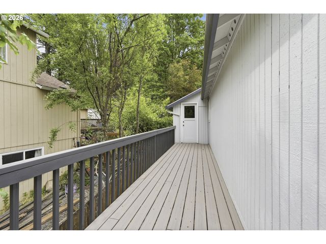 5403 Sw VACUNA St, Portland, OR 97219