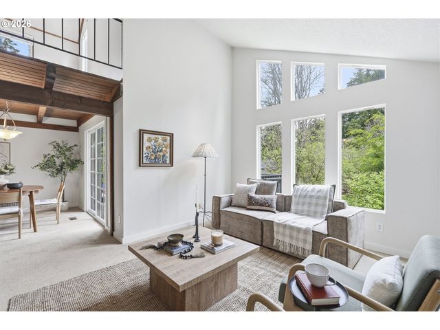 5403 Sw VACUNA St, Portland, OR 97219