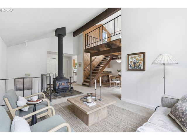 5403 Sw VACUNA St, Portland, OR 97219