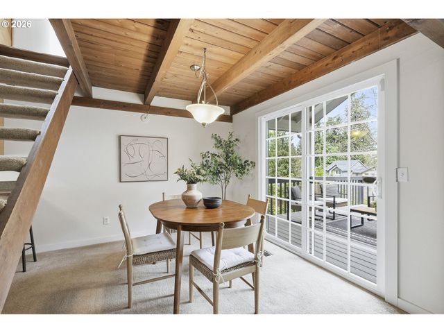 5403 Sw VACUNA St, Portland, OR 97219