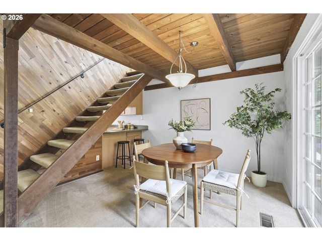 5403 Sw VACUNA St, Portland, OR 97219