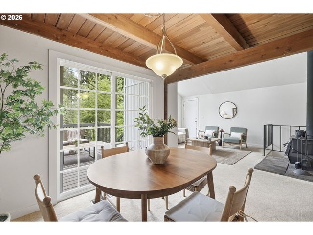 5403 Sw VACUNA St, Portland, OR 97219