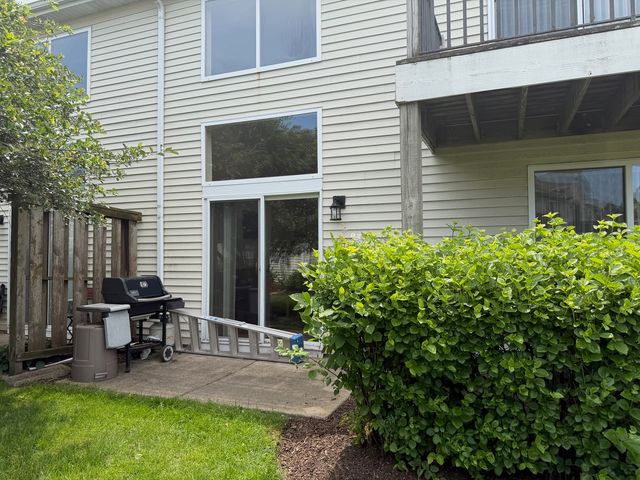 1150 Hawthorne Lane 1150, Elk Grove Village, IL 60007
