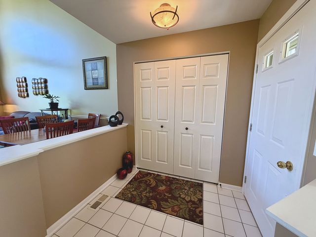 1150 Hawthorne Lane 1150, Elk Grove Village, IL 60007
