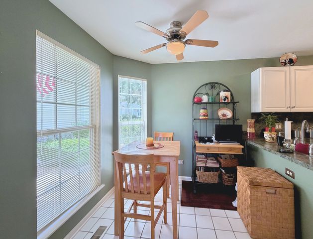 1150 Hawthorne Lane 1150, Elk Grove Village, IL 60007