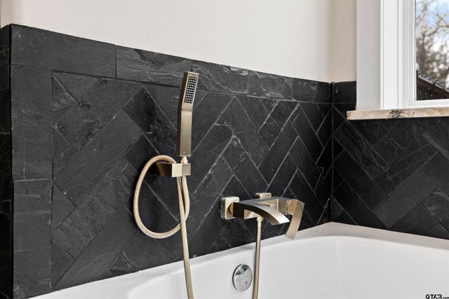 23316 FM 1995, Lindale, TX 75771