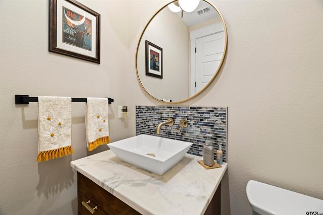 23316 FM 1995, Lindale, TX 75771