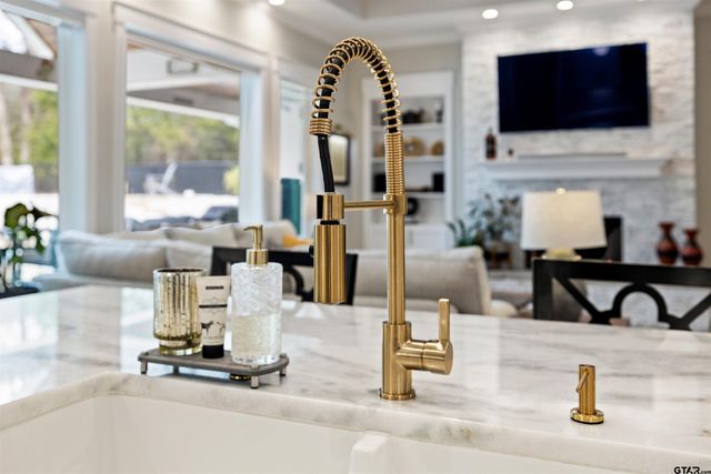 23316 FM 1995, Lindale, TX 75771