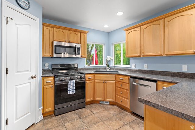 5446 W MOSS ROSE CT, Herriman, UT 84096