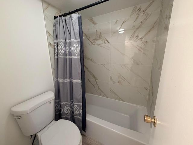 918 TWIN LAKES Drive 8-M, Coral Springs, FL 33071