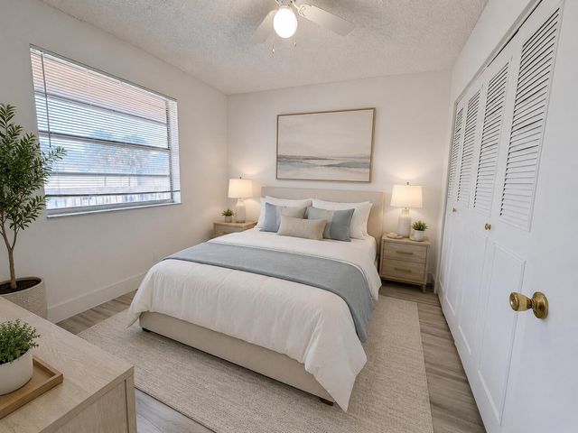 918 TWIN LAKES Drive 8-M, Coral Springs, FL 33071