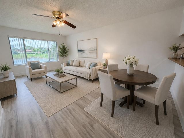 918 TWIN LAKES Drive 8-M, Coral Springs, FL 33071