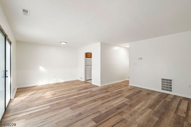 127 Hampton Ct, Franklin Twp., NJ 08873