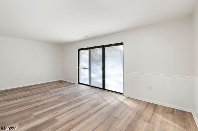 127 Hampton Ct, Franklin Twp., NJ 08873