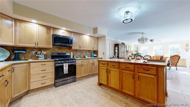 33 Abby Chase, Jeffersonville, IN 47130