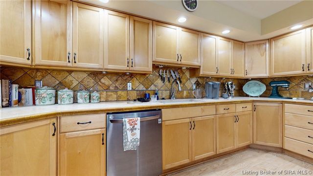 33 Abby Chase, Jeffersonville, IN 47130